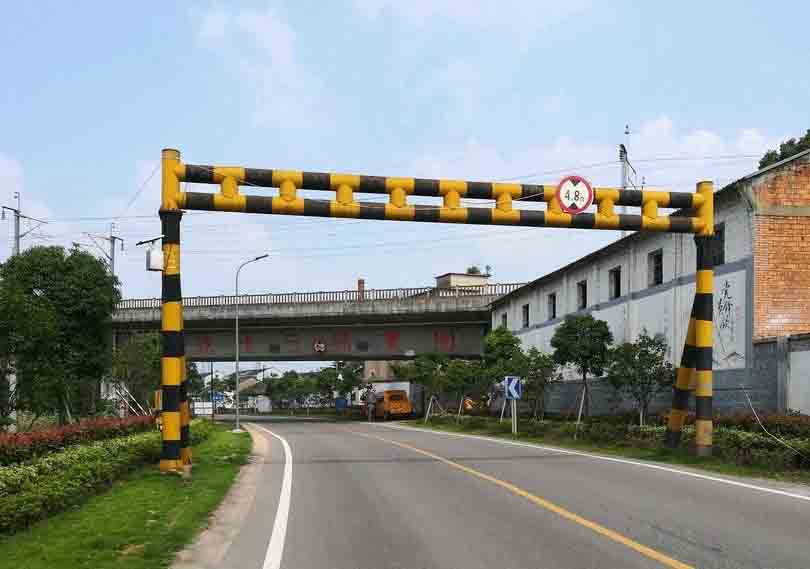河南铁路限高架