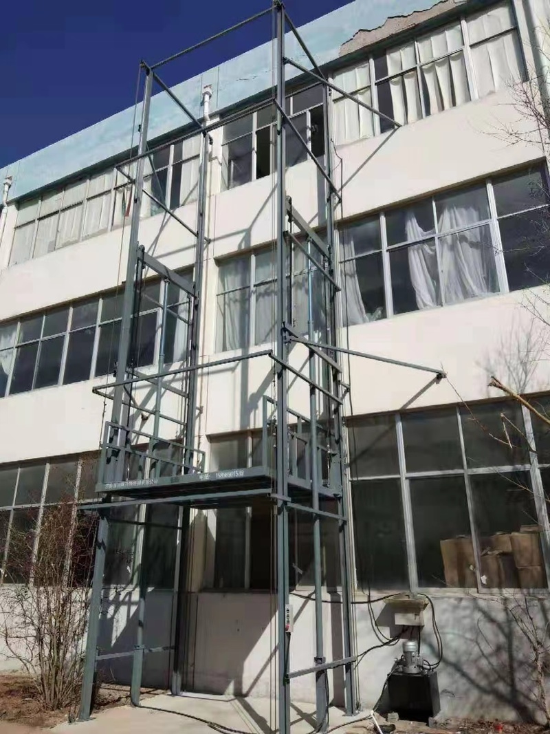 河南室外贴墙货梯
